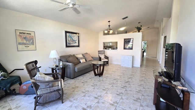 4 of 19 - 1212 Nw Lombardy Drive, Port Saint Lucie, FL