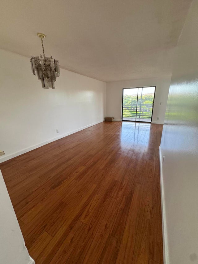 4 of 10 - 10304 Sunrise Lakes Blvd #312, Sunrise, FL