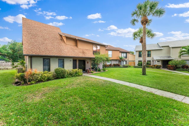 1 of 24 - 912 Sandtree Drive, Palm Beach Gardens, FL