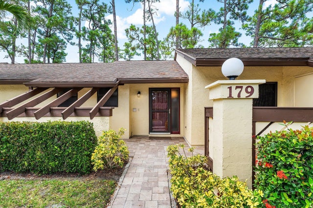 5 of 26 - 179 Sarita Court, Royal Palm Beach, FL