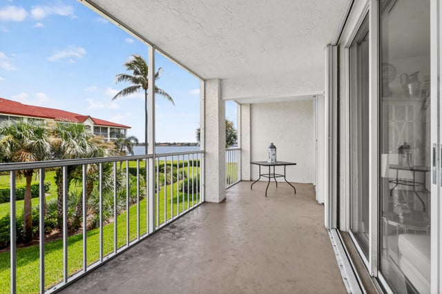 110 Half Moon Circle #d2, Hypoluxo