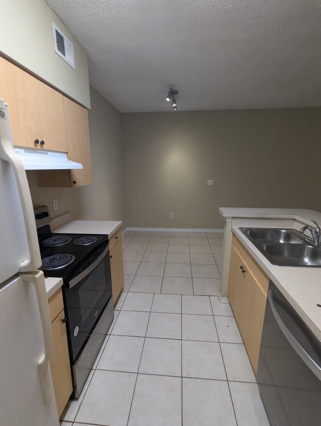 5 of 8 - 10330 S Fox Trail Road #1212, Royal Palm Beach, FL