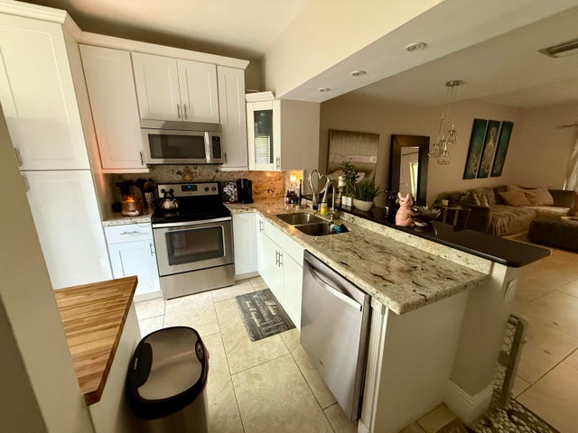 4 of 16 - 825 Kokomo Key Lane, Delray Beach, FL