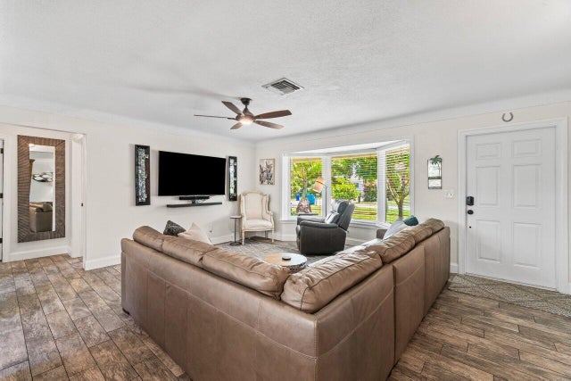 5 of 38 - 159 Se 27th Court, Boynton Beach, FL