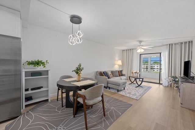 4 of 19 - 9273 Sw 8th Street #416, Boca Raton, FL