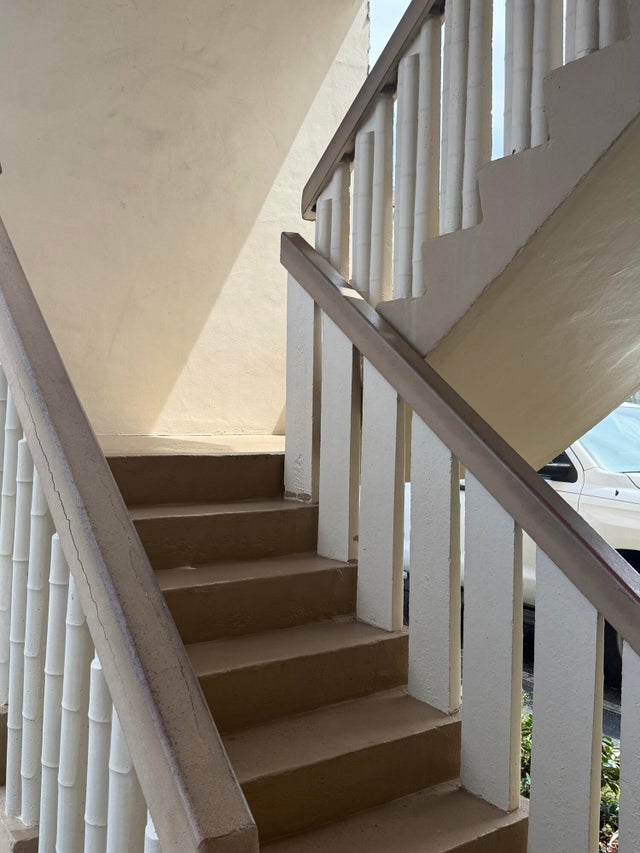 2 of 11 - 5061 W Oakland Park Blvd #203, Lauderdale Lakes, FL
