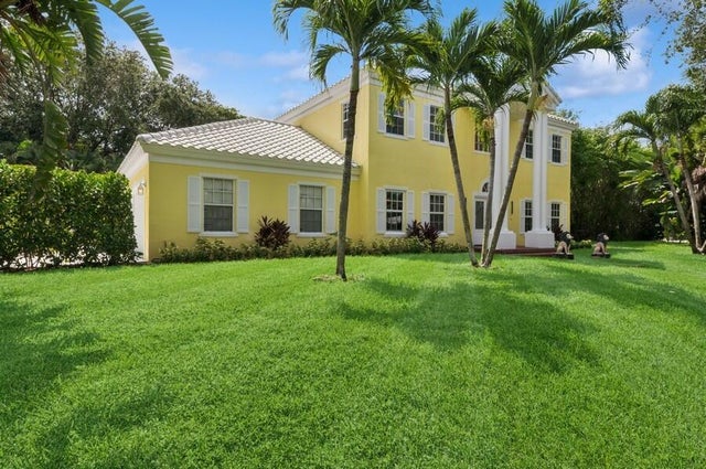 2 of 60 - 1920 Embassy Drive, West Palm Beach, FL