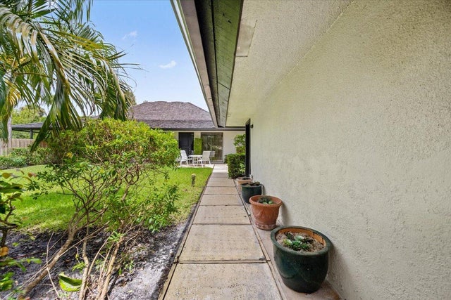 4 of 35 - 11876 Pebblewood Drive, Wellington, FL