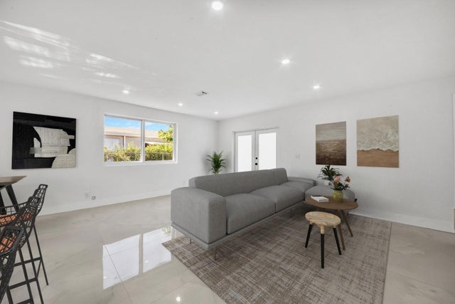 4 of 20 - 120 Ne 57th Court, Oakland Park, FL