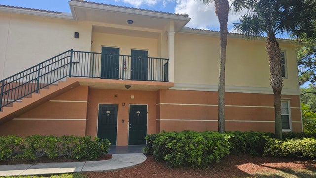 Photo of 1111 Myrtlewood Cir E #1111, Palm Beach Gardens FL