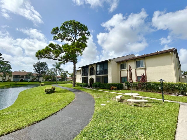 1 of 42 - 327 Knotty Pine Circle #b-2, Greenacres, FL