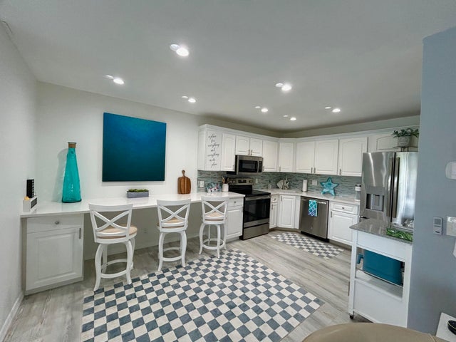 3 of 42 - 327 Knotty Pine Circle #b-2, Greenacres, FL
