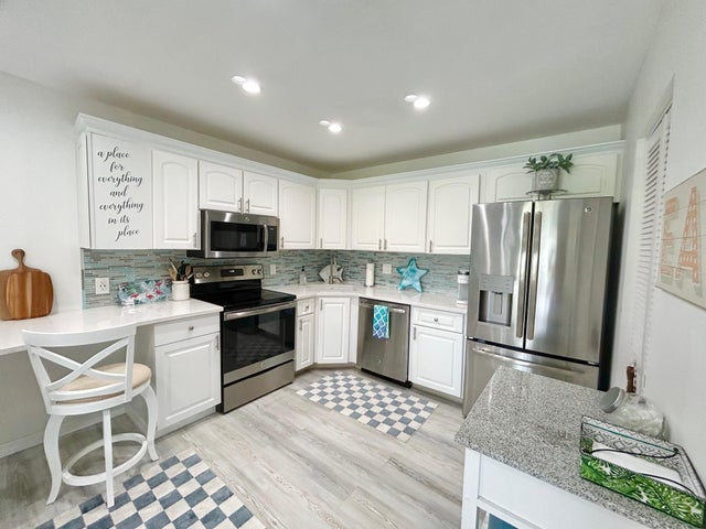 4 of 42 - 327 Knotty Pine Circle #b-2, Greenacres, FL