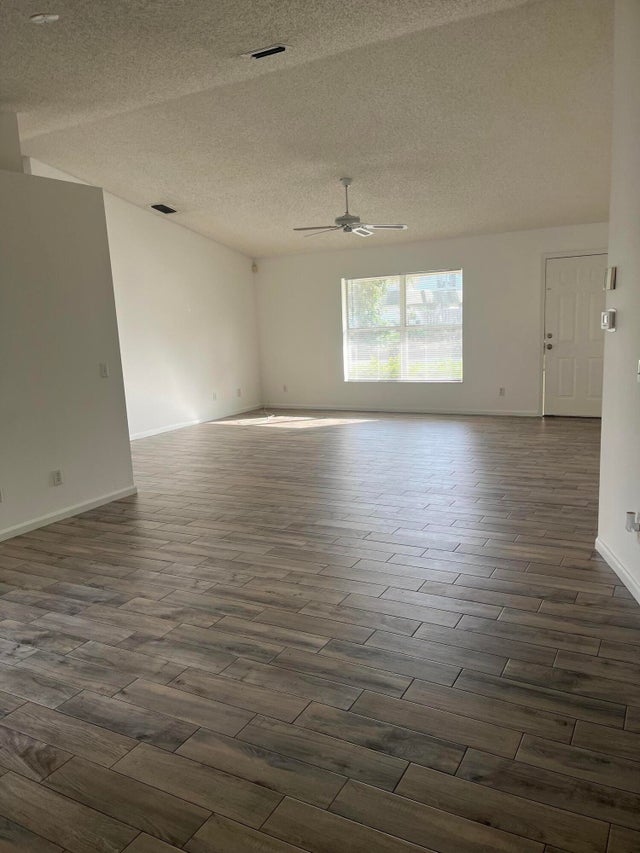 4 of 27 - 1905 Service Road #1909, North Palm Beach, FL