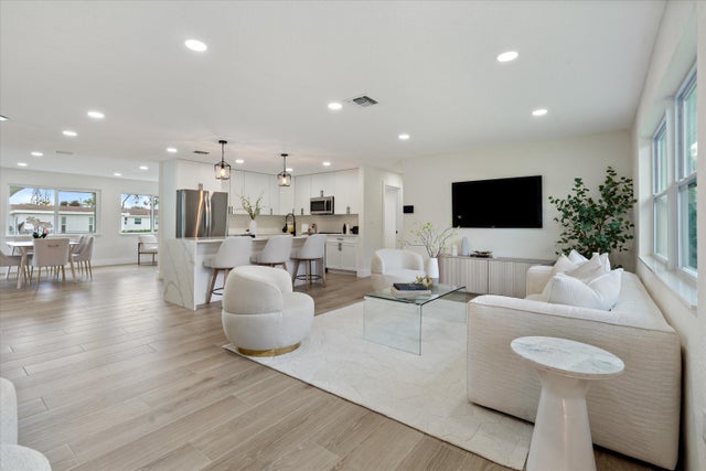 1 of 25 - 930 Rutherford Lane, Haverhill, FL