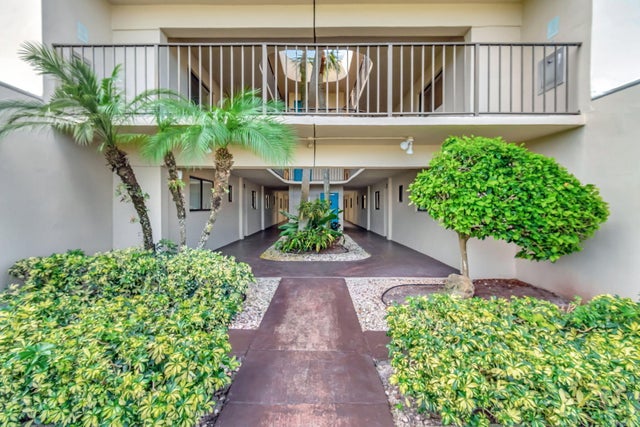 3 of 41 - 5190 Las Verdes Circle #202, Delray Beach, FL