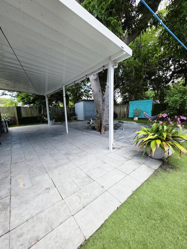 5 of 22 - 727 Glenridge Drive, West Palm Beach, FL