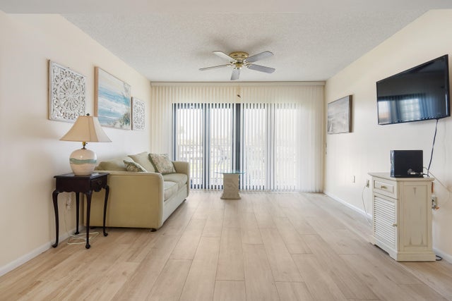 3 of 43 - 901 Seafarer Circle #306, Jupiter, FL
