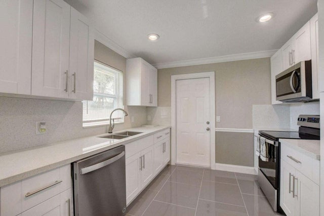 2 of 40 - 3020 Tropical Trail, Lake Worth, FL