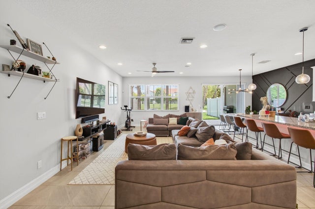 4 of 66 - 12041 Park Central, Royal Palm Beach, FL