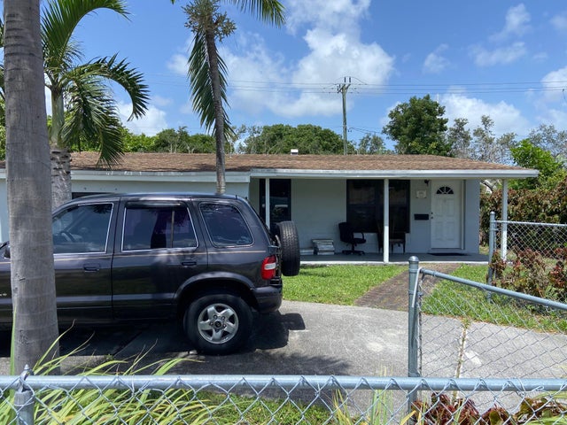 1 of 5 - 520 Sw 15th Terrace, Delray Beach, FL
