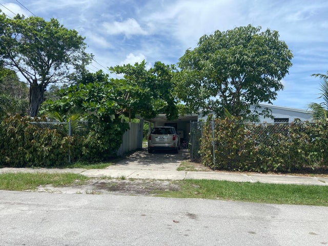 4 of 5 - 520 Sw 15th Terrace, Delray Beach, FL