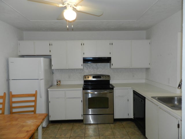 2 of 36 - 1110 Lakeview Dr East, Royal Palm Beach, FL