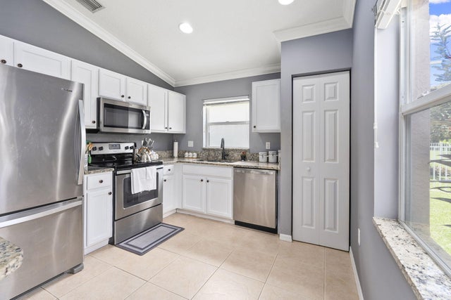 3 of 40 - 475 Sw Talquin Lane, Port Saint Lucie, FL