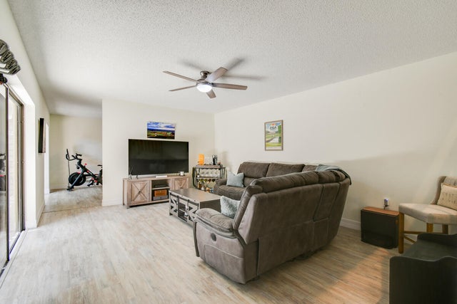 5 of 56 - 630 6th Terrace, Palm Beach Gardens, FL