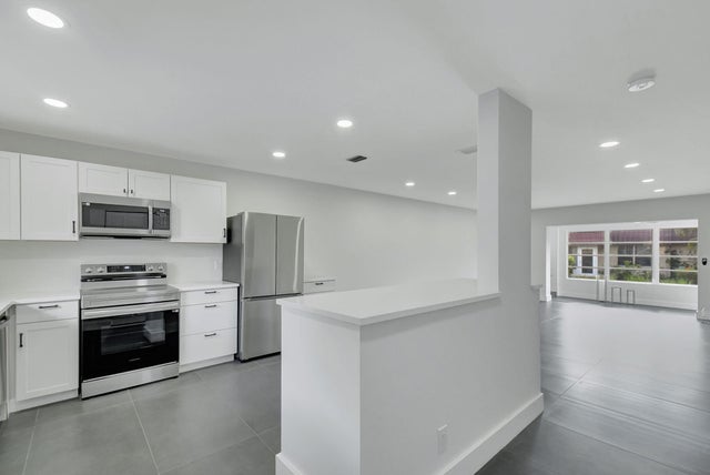 5 of 30 - 868 Worcester B Lane #b, Lake Worth, FL