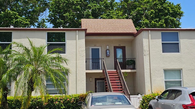 1 of 31 - 17 Willowbrook Lane #205, Delray Beach, FL