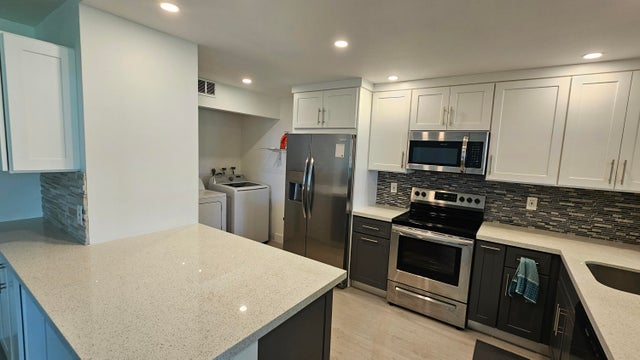 3 of 31 - 17 Willowbrook Lane #205, Delray Beach, FL