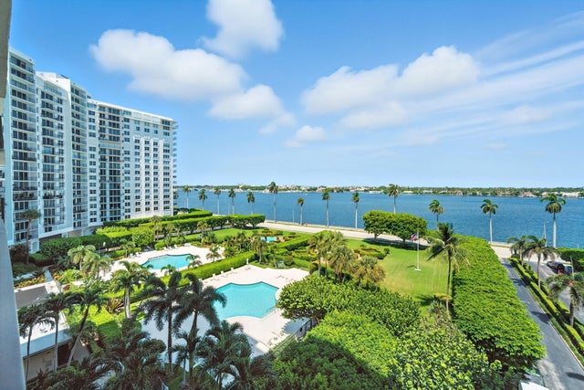 1 of 39 - 1801 S Flagler Drive #709, West Palm Beach, FL