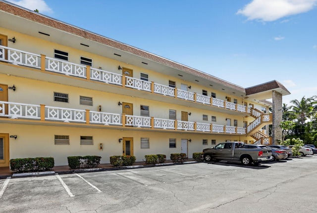 1 of 34 - 5111 W Oakland Park Boulevard #201, Lauderdale Lakes, FL