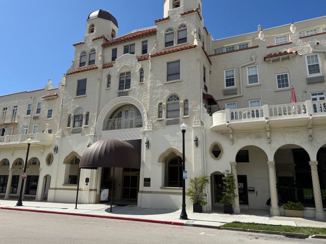 235 Sunrise Avenue #mze 1104, Palm Beach