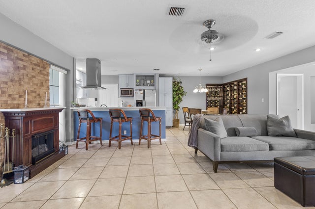 5 of 55 - 2100 Sw 23rd Terrace, Fort Lauderdale, FL