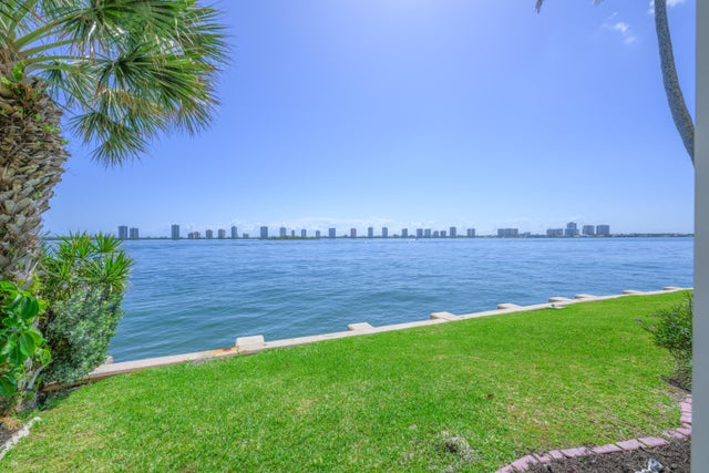 2 of 31 - 101 Doolen Court #307, North Palm Beach, FL