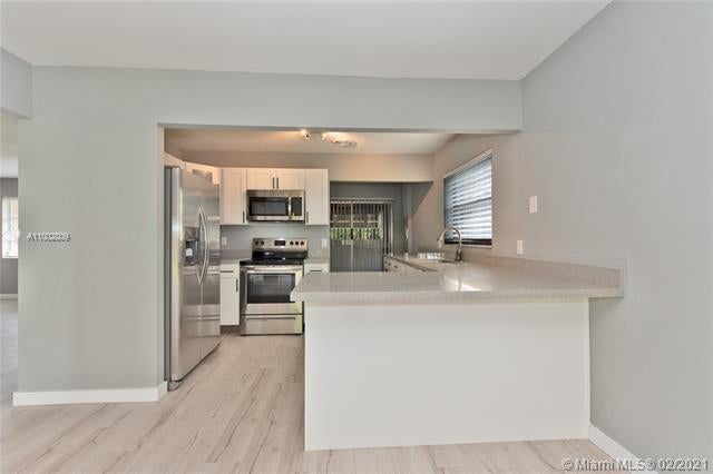 4 of 21 - 197 Sandpiper Avenue, Royal Palm Beach, FL