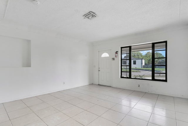 4 of 23 - 110 Nw 5th Court, Boynton Beach, FL
