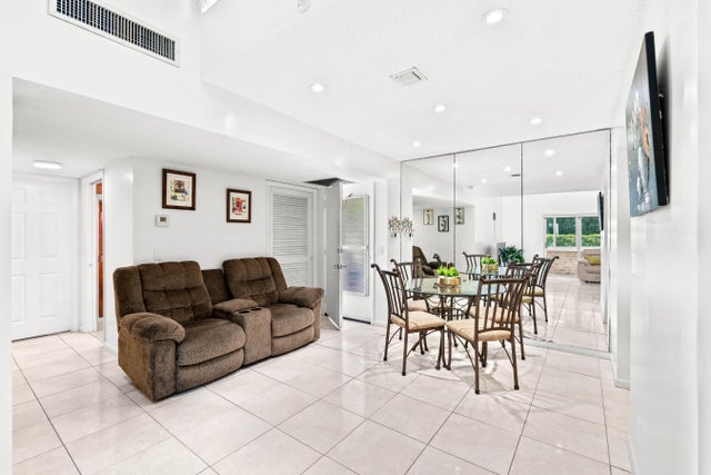 4 of 23 - 2538 Boundbrook Drive S #140, West Palm Beach, FL