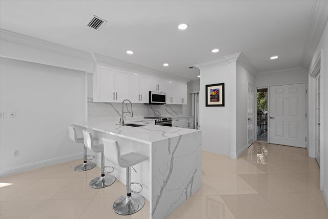 3 of 33 - 13321 Polo Club Road #c203, Wellington, FL