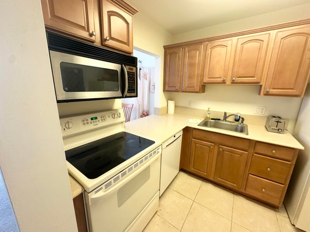 3 of 17 - 5501 Nw 2nd Avenue #208, Boca Raton, FL