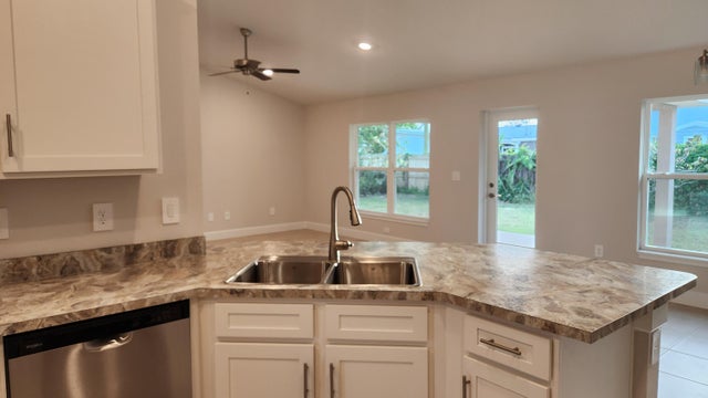 5 of 25 - 233 Sw Becker Road, Port Saint Lucie, FL