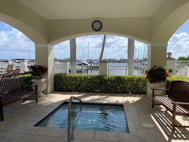 4 of 34 - 802 W Windward 415 Way #ph-15, Lantana, FL