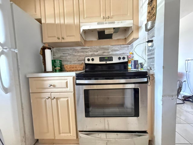 5 of 14 - 17001 Ne 13th Avenue #205, Miami, FL