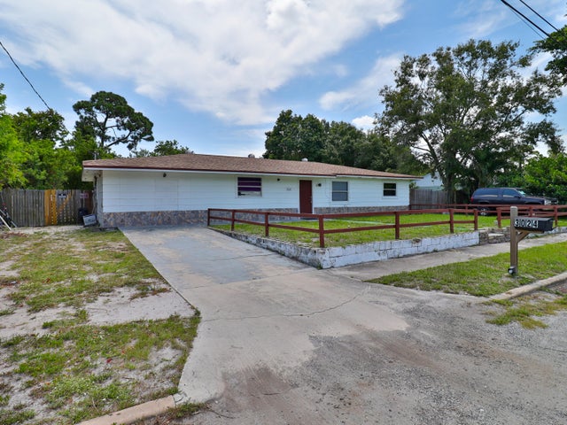 2 of 32 - 3024 W Dixie Boulevard, Fort Pierce, FL