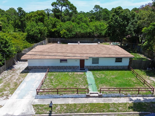 3 of 32 - 3024 W Dixie Boulevard, Fort Pierce, FL