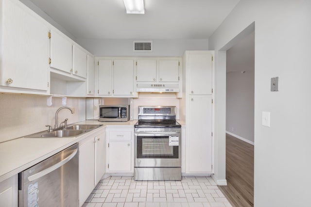 3 of 34 - 4080 Tivoli Court #302, Lake Worth, FL