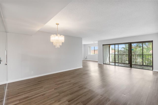 5 of 34 - 4080 Tivoli Court #302, Lake Worth, FL