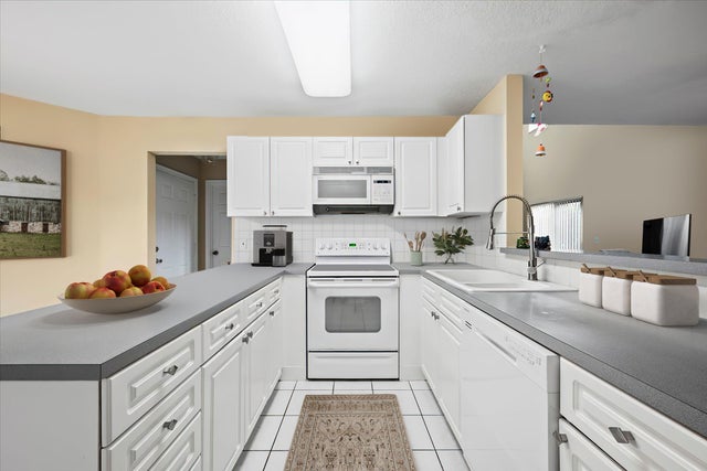 2 of 38 - 1007 Island Manor Drive, Greenacres, FL